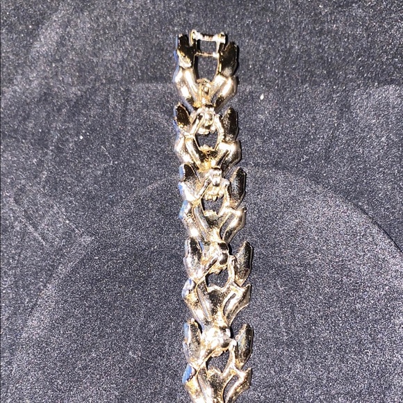 Vintage ART Elegant Silver Color Bracelet - Picture 5 of 7
